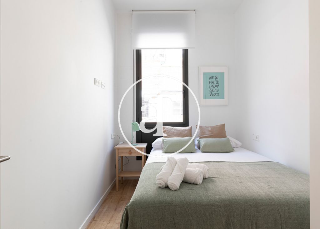 Apartamento de alquiler temporal con 3 habitaciones dobles y piscina comunitaria 26