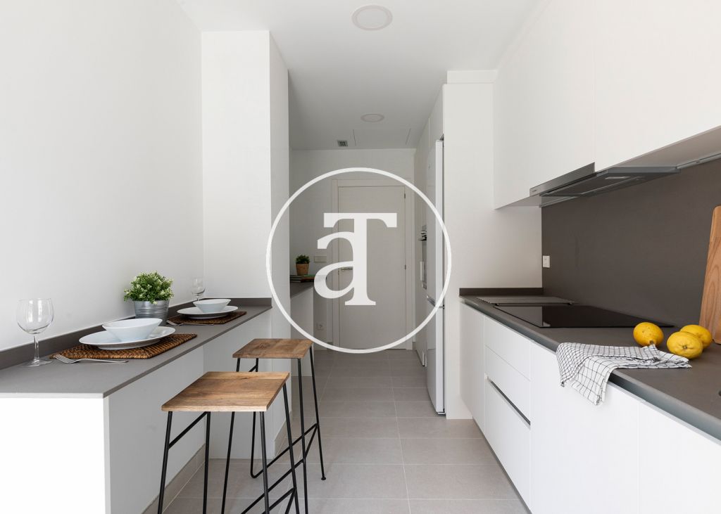 Apartamento de alquiler temporal con 3 habitaciones dobles y piscina comunitaria 17