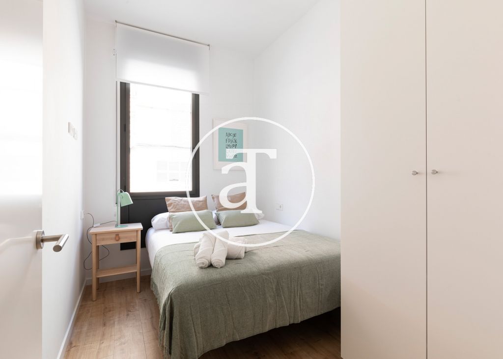 Apartamento de alquiler temporal con 3 habitaciones dobles y piscina comunitaria 25