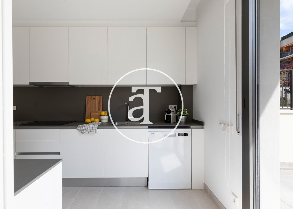 Apartamento de alquiler temporal con 3 habitaciones dobles y piscina comunitaria 14