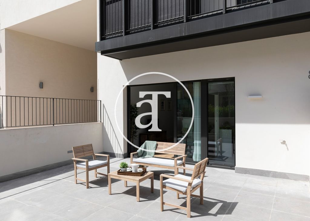 Apartamento de alquiler temporal con 3 habitaciones dobles y piscina comunitaria 13
