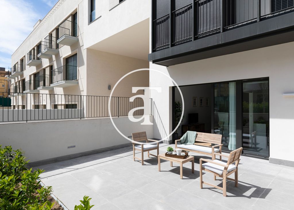 Apartamento de alquiler temporal con 3 habitaciones dobles y piscina comunitaria 11