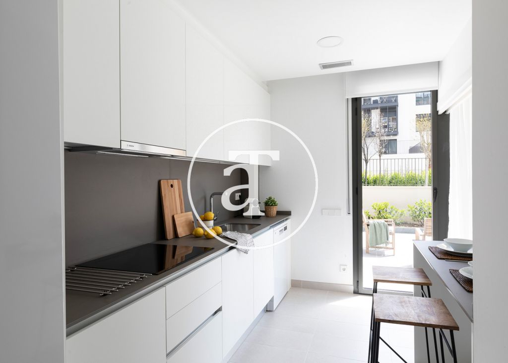 Apartamento de alquiler temporal con 3 habitaciones dobles y piscina comunitaria 16