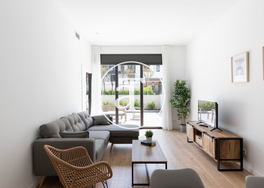 Apartamento de alquiler temporal con 3 habitaciones dobles y piscina comunitaria 3