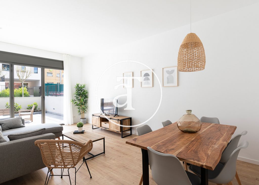 Apartamento de alquiler temporal con 3 habitaciones dobles y piscina comunitaria 5