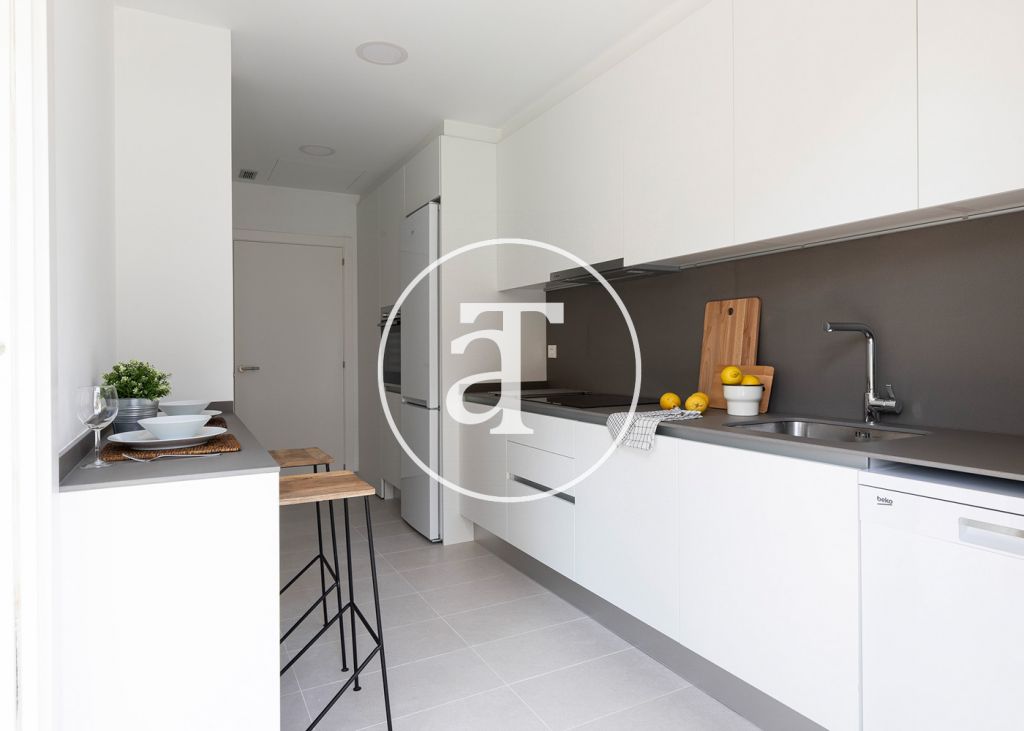 Apartamento de alquiler temporal con 3 habitaciones dobles y piscina comunitaria 18