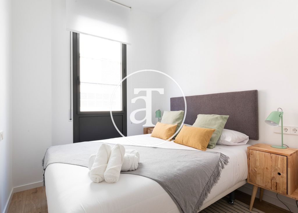 Apartamento de alquiler temporal con 3 habitaciones dobles y piscina comunitaria 23