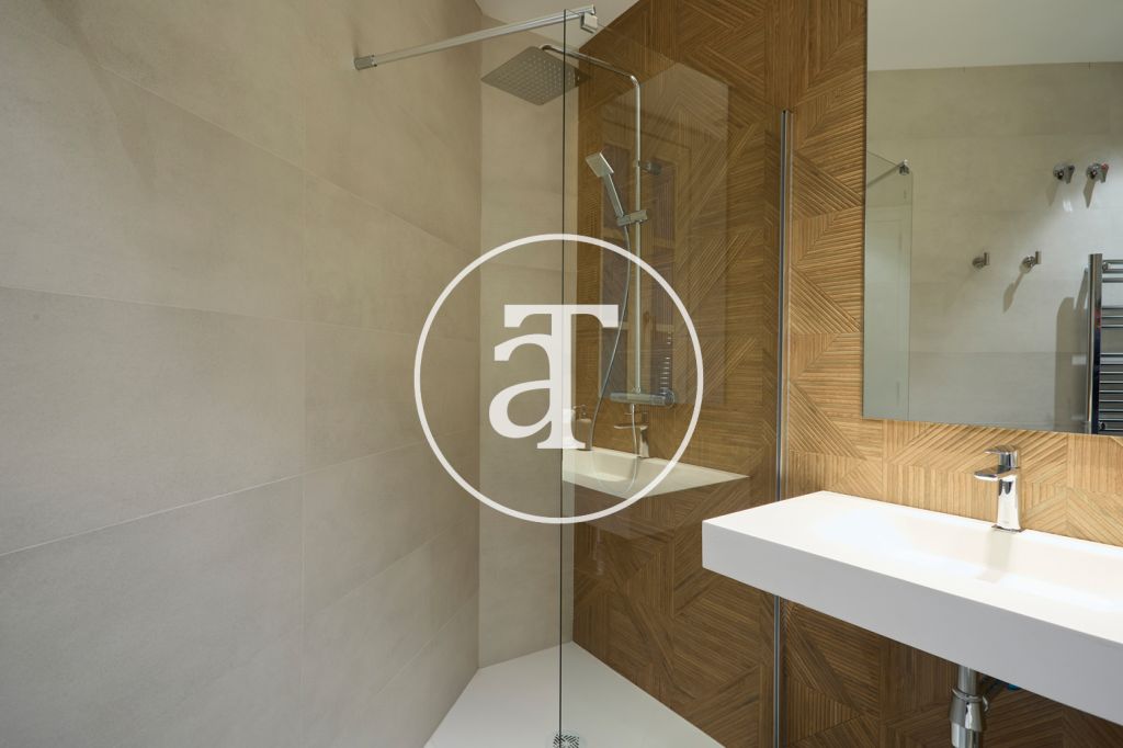 Apartamento de alquiler temporal a estrenar con 2 habitaciones en Barcelona 18