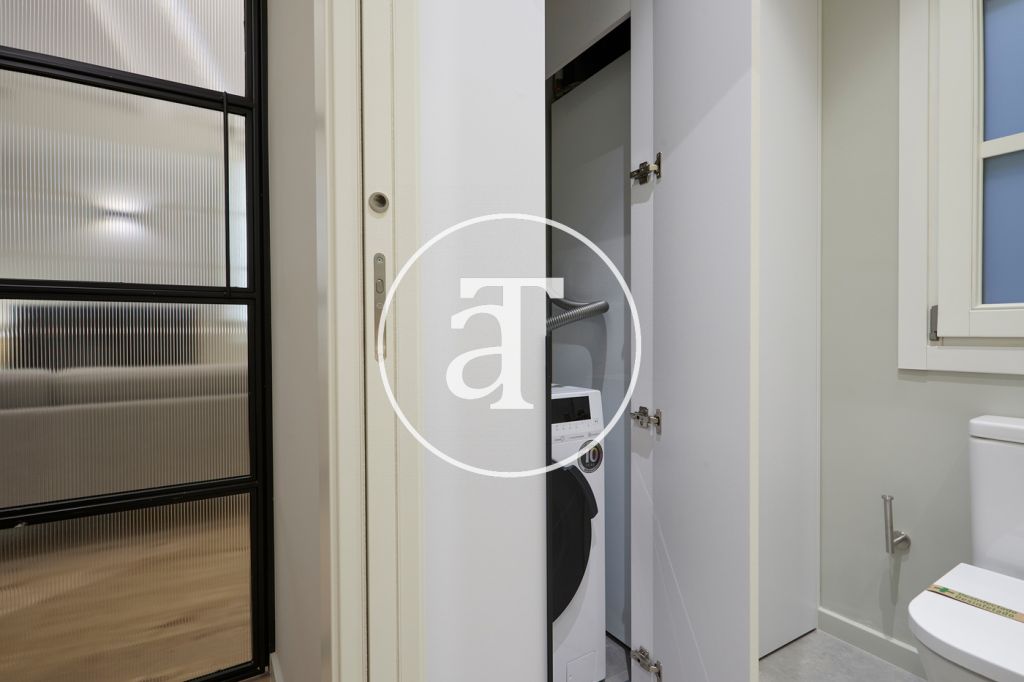Monthly rental apartment with 2 bedrooms in Ciutat Vella 25