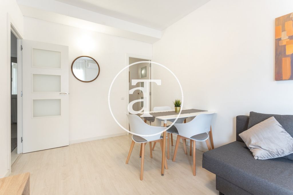 Piso de alquiler temporal de 2 habitaciones, estudio, balcón y 1 baño en Barcelona a 15 minutos de la Sagrada Familia 7