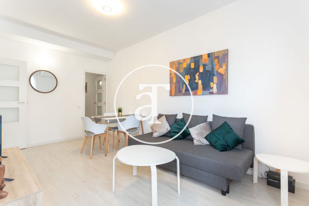 Piso de alquiler temporal de 2 habitaciones, estudio, balcón y 1 baño en Barcelona a 15 minutos de la Sagrada Familia 6