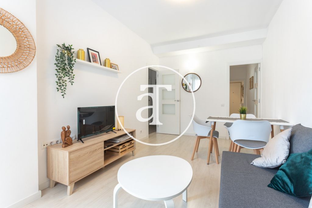 Piso de alquiler temporal de 2 habitaciones, estudio, balcón y 1 baño en Barcelona a 15 minutos de la Sagrada Familia 5