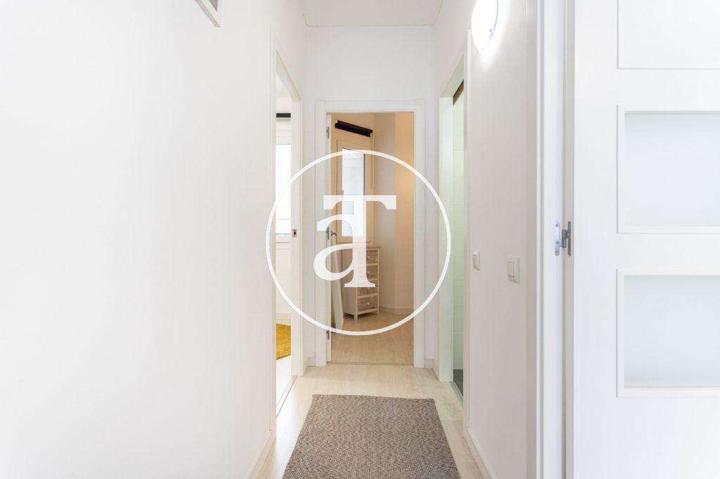 Piso de alquiler temporal de 2 habitaciones, estudio, balcón y 1 baño en Barcelona a 15 minutos de la Sagrada Familia 32