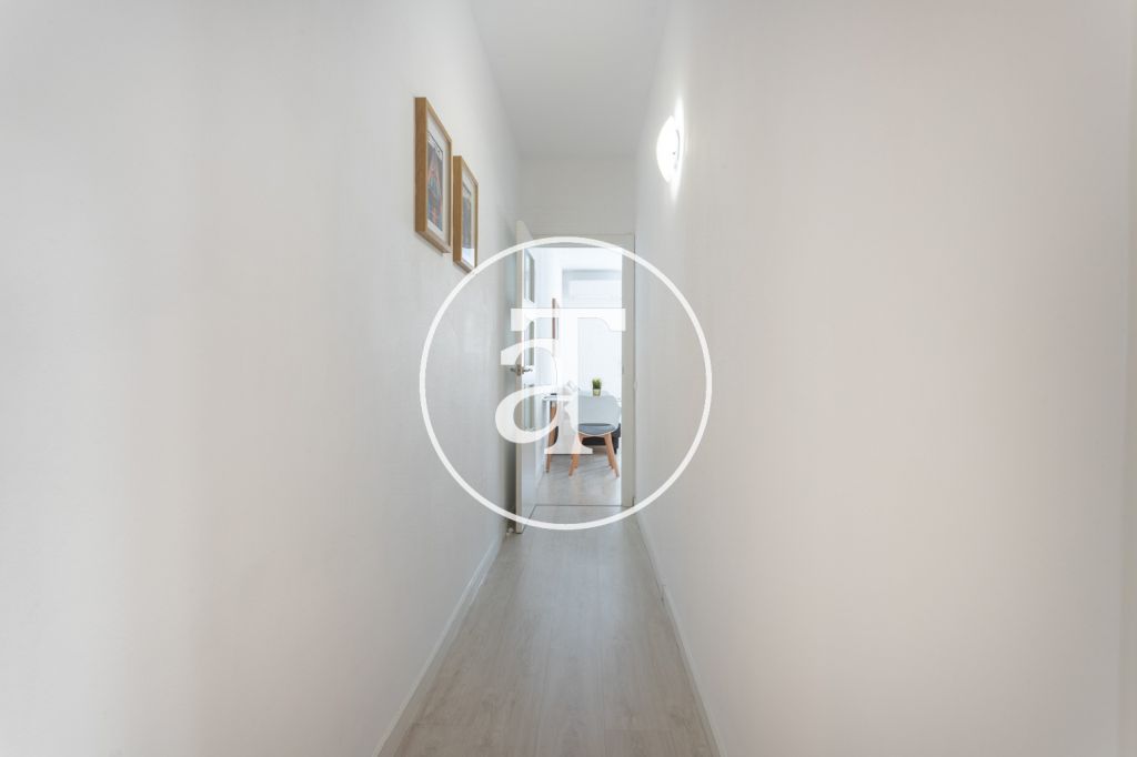 Piso de alquiler temporal de 2 habitaciones, estudio, balcón y 1 baño en Barcelona a 15 minutos de la Sagrada Familia 19