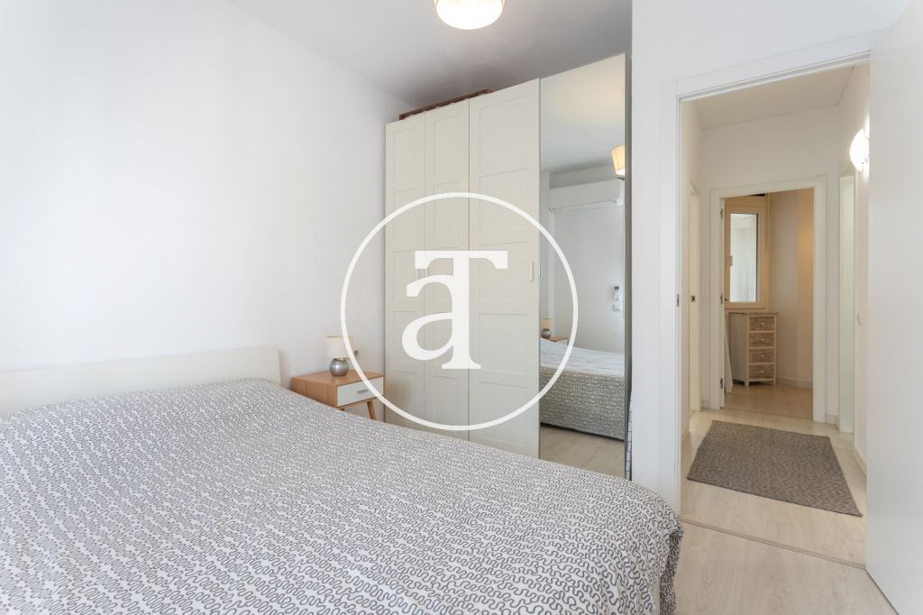 Piso de alquiler temporal de 2 habitaciones, estudio, balcón y 1 baño en Barcelona a 15 minutos de la Sagrada Familia 24