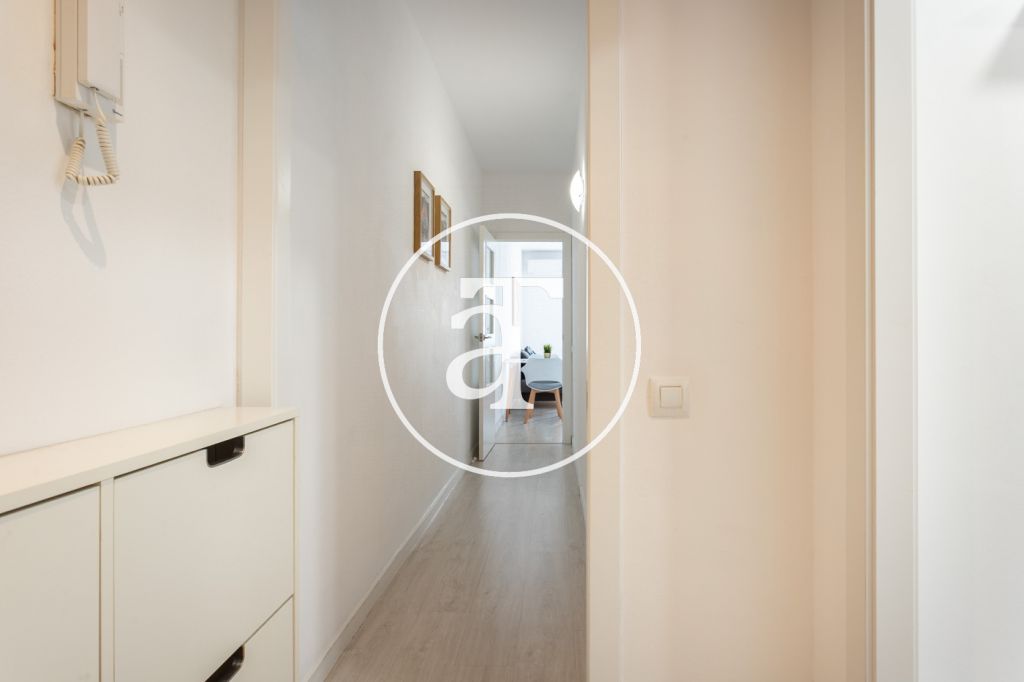 Piso de alquiler temporal de 2 habitaciones, estudio, balcón y 1 baño en Barcelona a 15 minutos de la Sagrada Familia 12