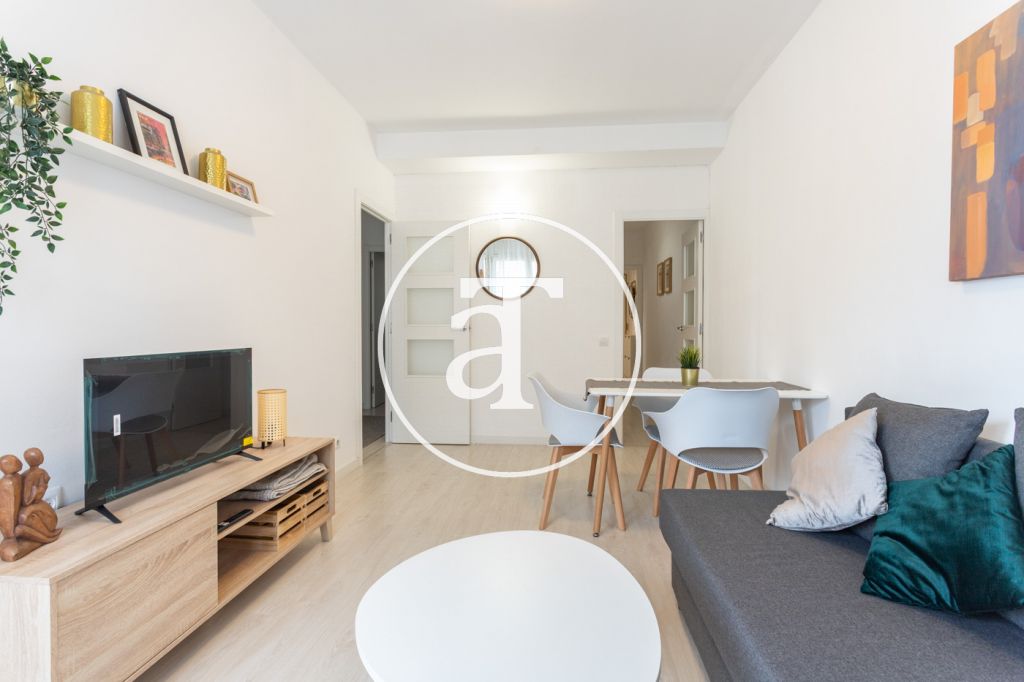 Piso de alquiler temporal de 2 habitaciones, estudio, balcón y 1 baño en Barcelona a 15 minutos de la Sagrada Familia 4