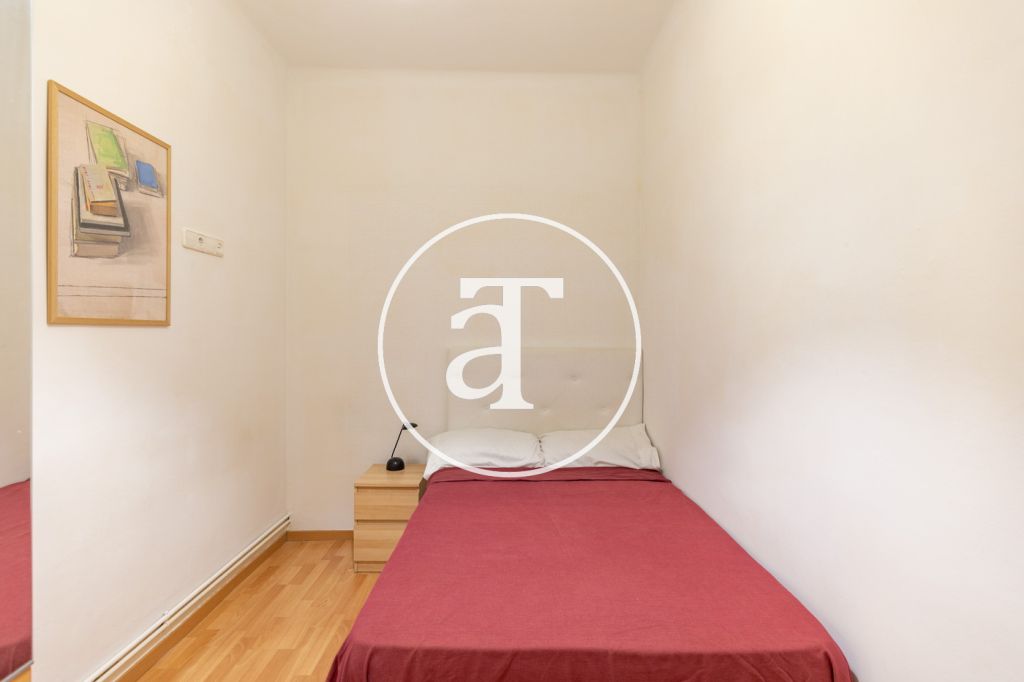 Piso de alquiler temporal de 3 habitaciones, 2 baños y balcón en Poblenou 33