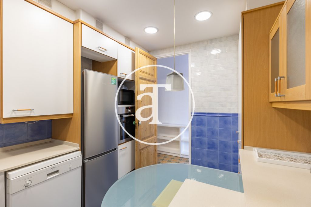 Piso de alquiler temporal de 3 habitaciones, 2 baños y balcón en Poblenou 16