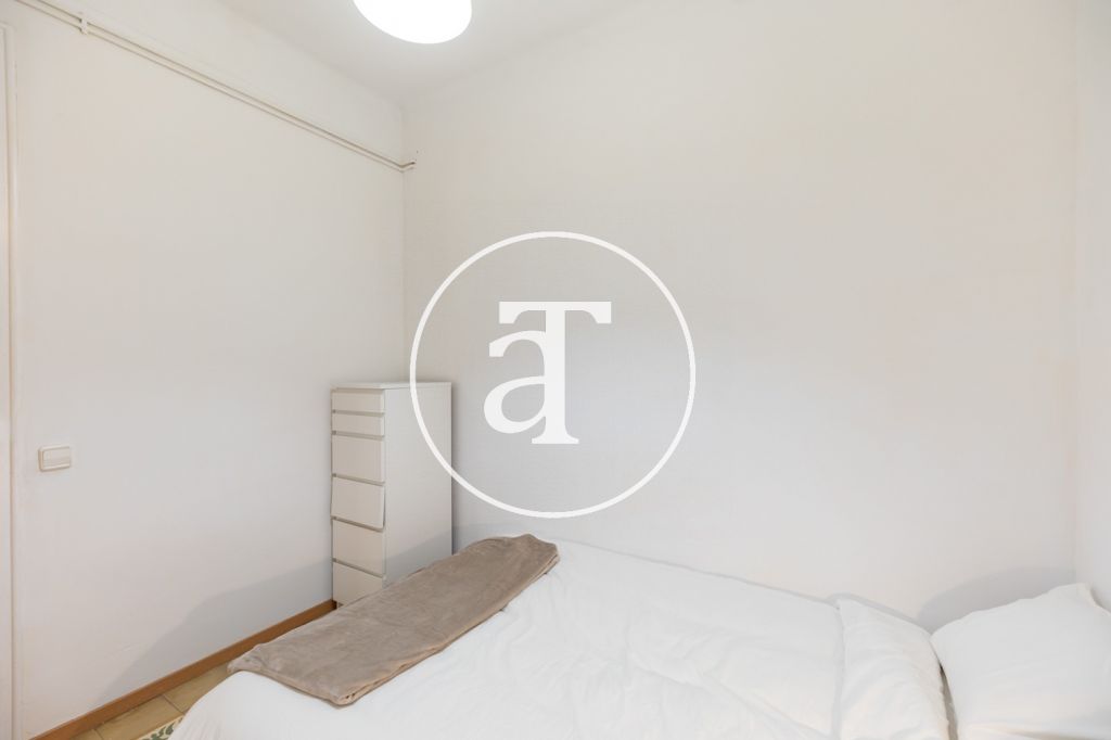 Piso de alquiler temporal de 3 habitaciones, 2 baños y balcón en Poblenou 39