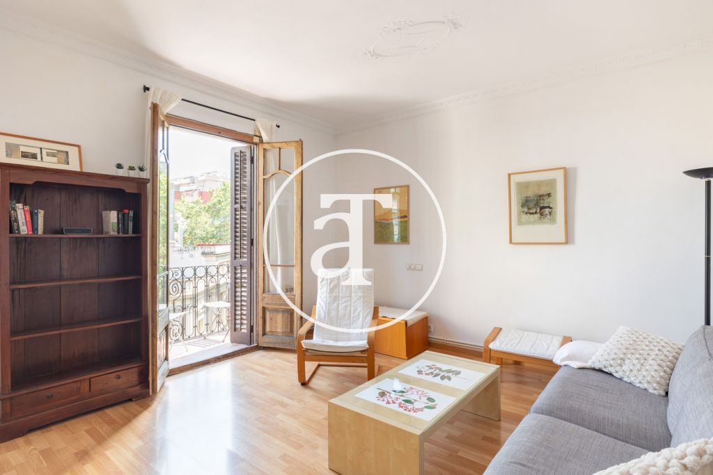 Piso de alquiler temporal de 3 habitaciones, 2 baños y balcón en Poblenou 6
