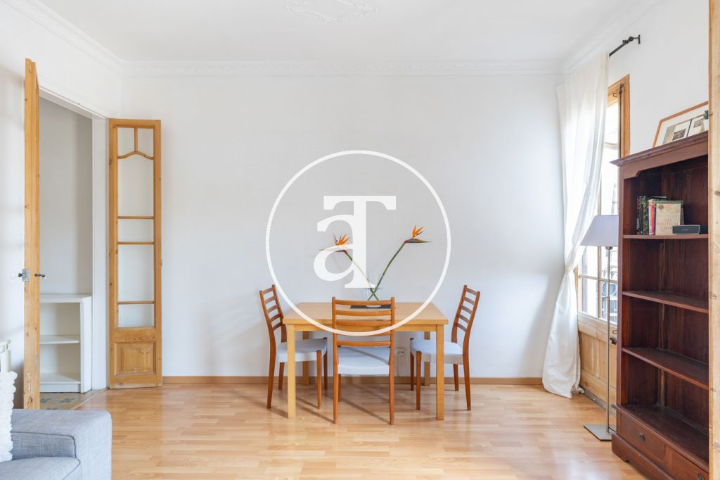 Piso de alquiler temporal de 3 habitaciones, 2 baños y balcón en Poblenou 10