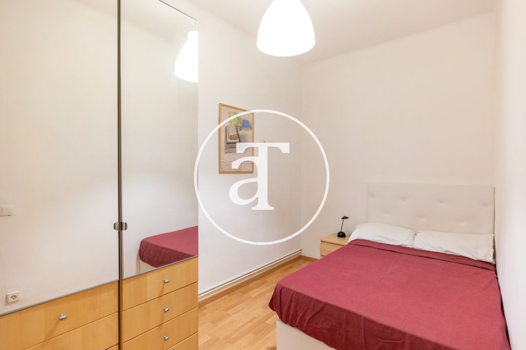 Piso de alquiler temporal de 3 habitaciones, 2 baños y balcón en Poblenou 32