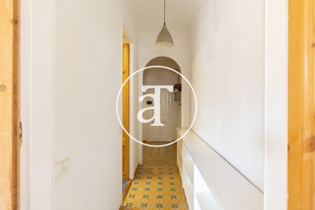 Piso de alquiler temporal de 3 habitaciones, 2 baños y balcón en Poblenou 31