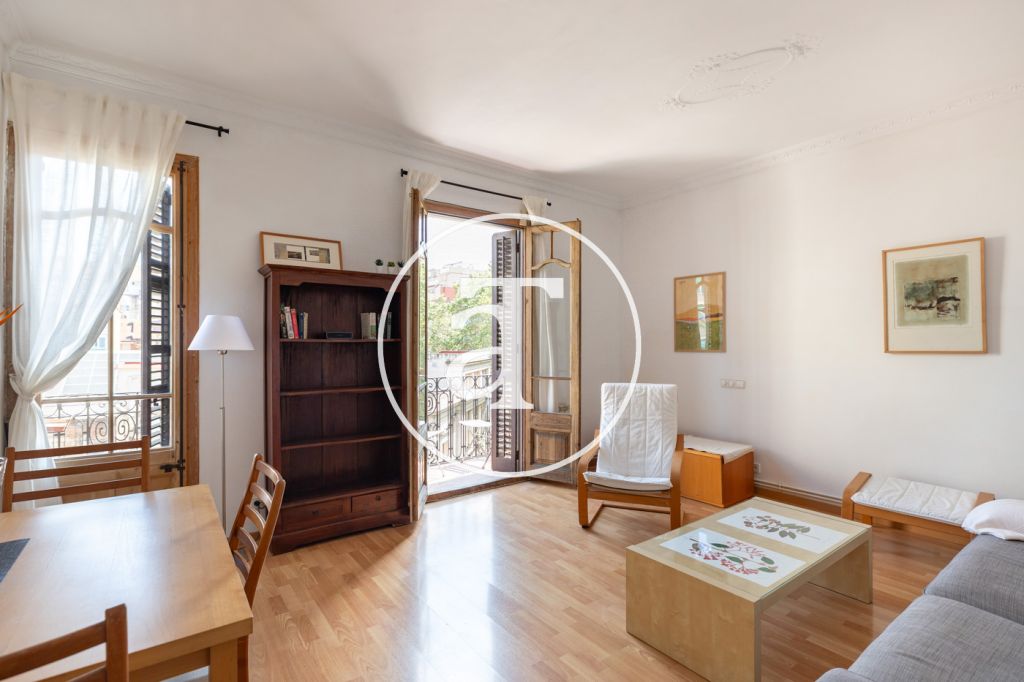 Piso de alquiler temporal de 3 habitaciones, 2 baños y balcón en Poblenou