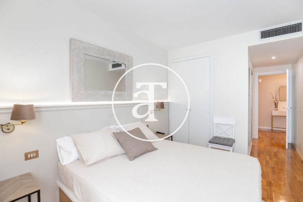 Monthly rental apartment with 3 bedrooms and 2 bathrooms, with the possibility of parking on Vilamarí Street. 29