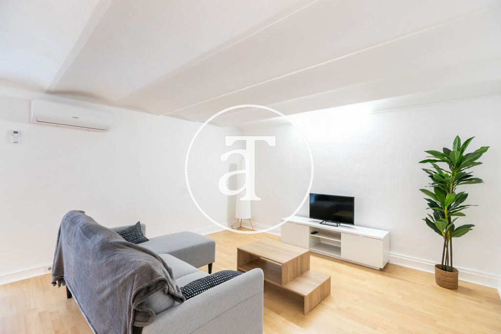 Piso de alquiler temporal de 3 habitaciones próximo a estación Girona