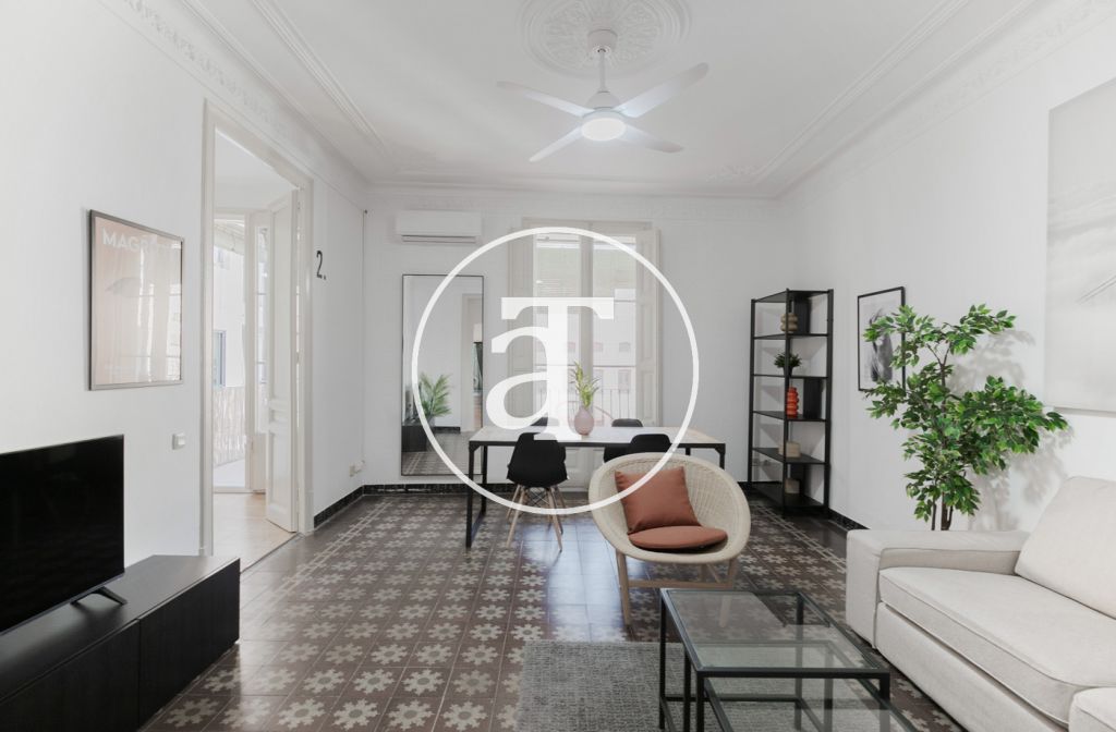 Appartement de location mensuelle avec 2 chambres, un bureau, 1 salle de bain et terrasse dans l’Eixample