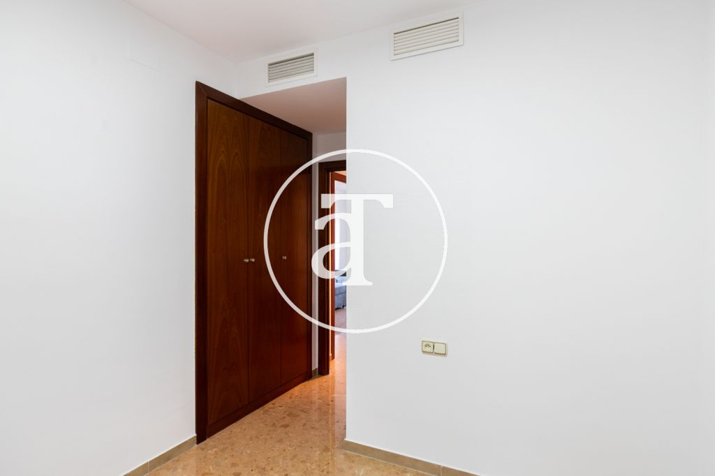 Piso de alquiler temporal de 2 habitaciones, balcón y 1 baño en el céntrico barrio de l’Eixample 17