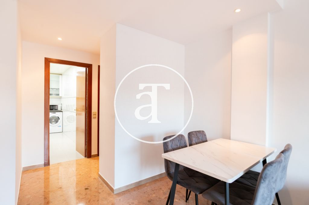 Piso de alquiler temporal de 2 habitaciones, balcón y 1 baño en el céntrico barrio de l’Eixample 7