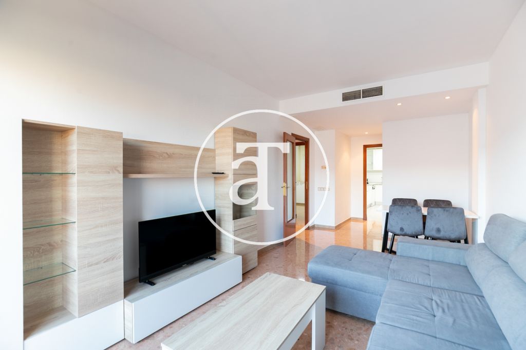 Piso de alquiler temporal de 2 habitaciones, balcón y 1 baño en el céntrico barrio de l’Eixample 5