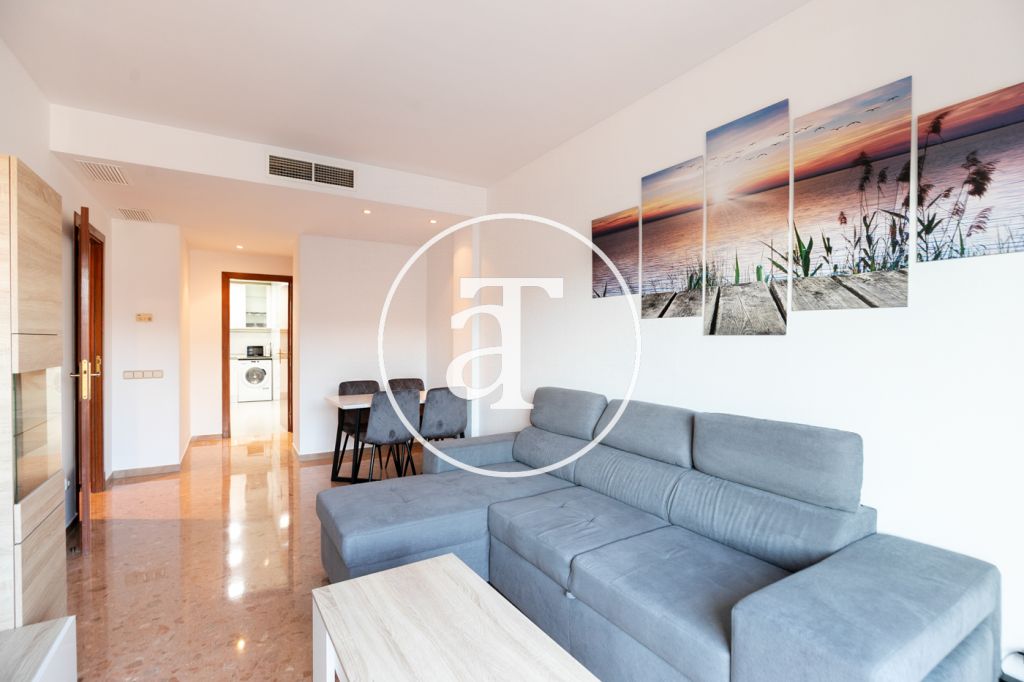 Piso de alquiler temporal de 2 habitaciones, balcón y 1 baño en el céntrico barrio de l’Eixample 6
