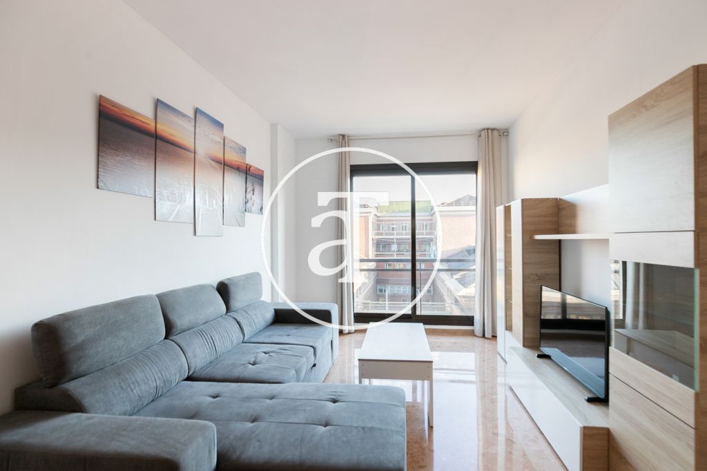 Piso de alquiler temporal de 2 habitaciones, balcón y 1 baño en el céntrico barrio de l’Eixample 3