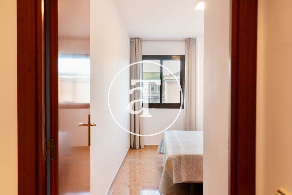 Piso de alquiler temporal de 2 habitaciones, balcón y 1 baño en el céntrico barrio de l’Eixample 12