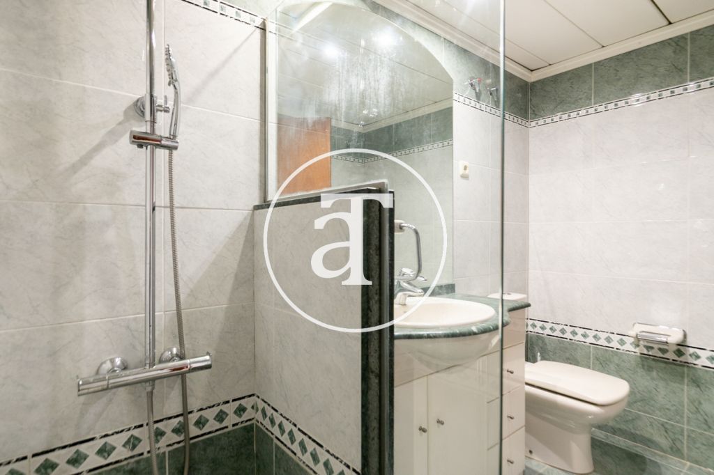 Piso de alquiler temporal de 2 habitaciones, balcón y 1 baño en el céntrico barrio de l’Eixample 16