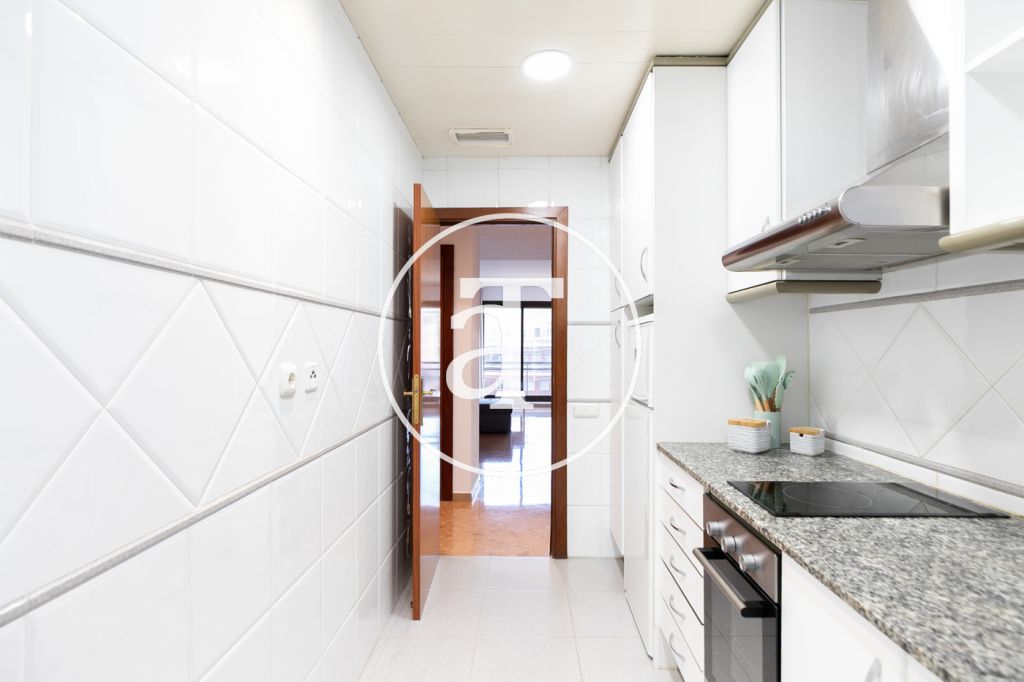 Piso de alquiler temporal de 2 habitaciones, balcón y 1 baño en el céntrico barrio de l’Eixample 8