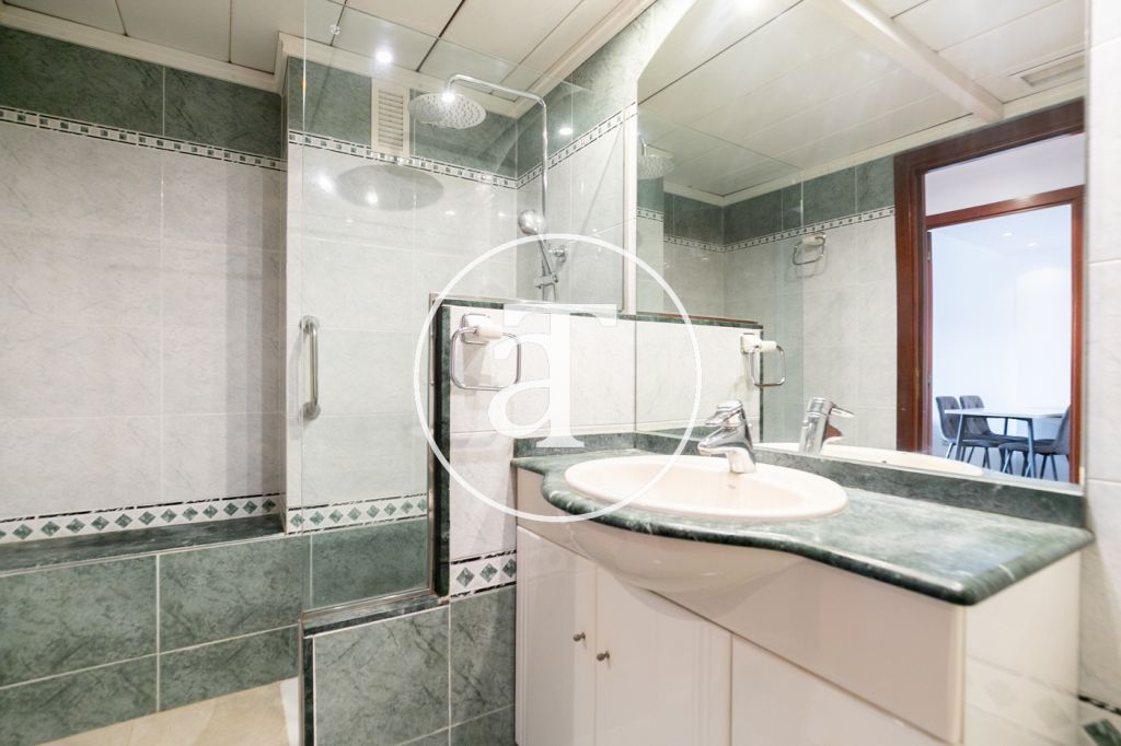 Piso de alquiler temporal de 2 habitaciones, balcón y 1 baño en el céntrico barrio de l’Eixample 15