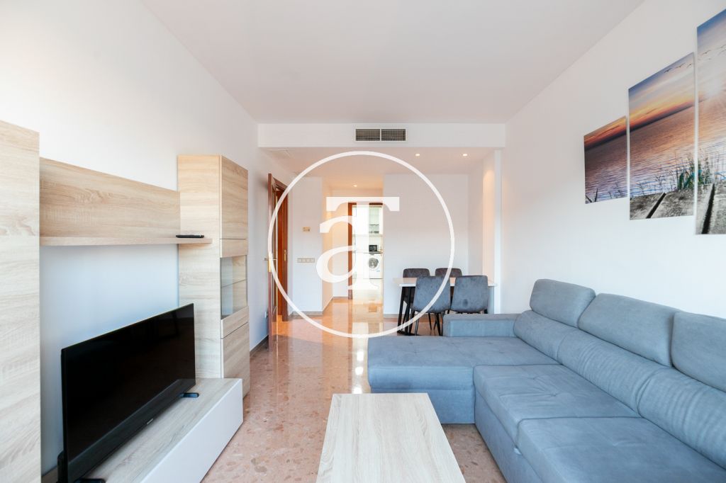 Piso de alquiler temporal de 2 habitaciones, balcón y 1 baño en el céntrico barrio de l’Eixample 2