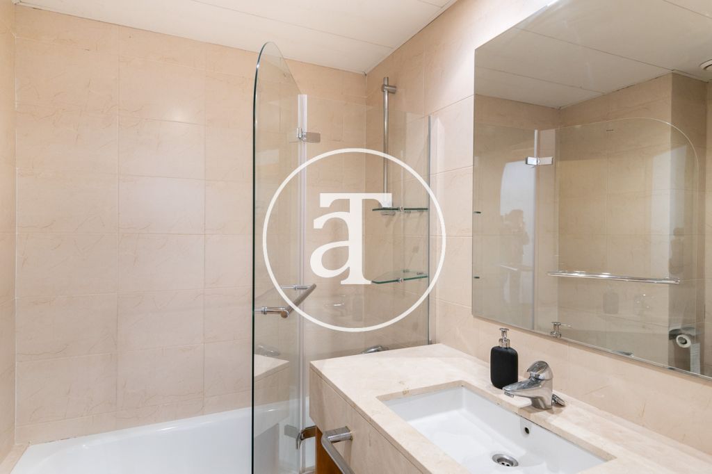 Appartement en location temporaire avec 3 chambres et piscine commune, à deux pas de la gare de Drassanes 19