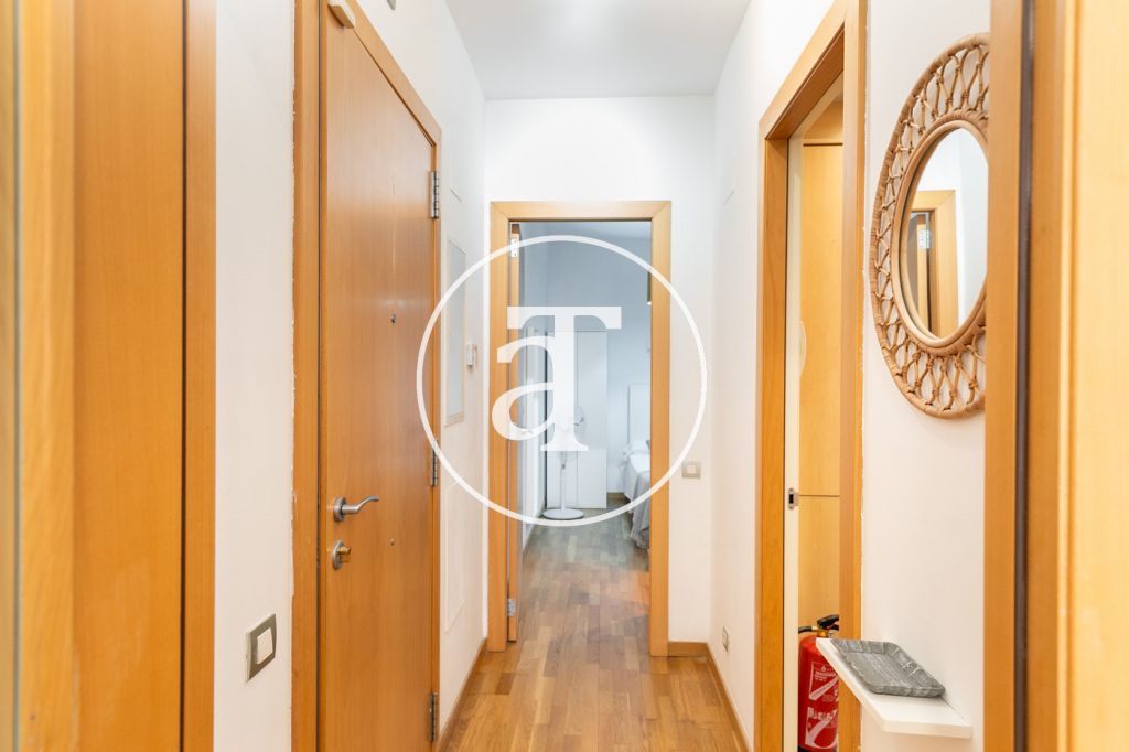 Appartement en location temporaire avec 3 chambres et piscine commune, à deux pas de la gare de Drassanes 13