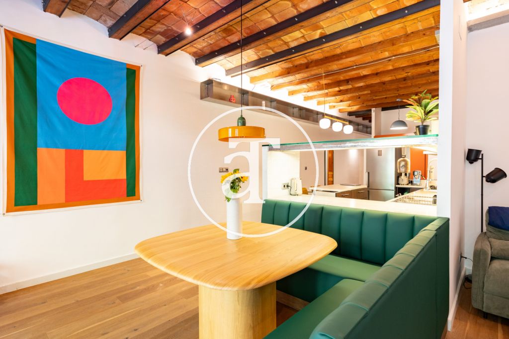 Monthly rental apartment with 2 bedrooms, balcony and 2 bathrooms in Eixample Dreta 13