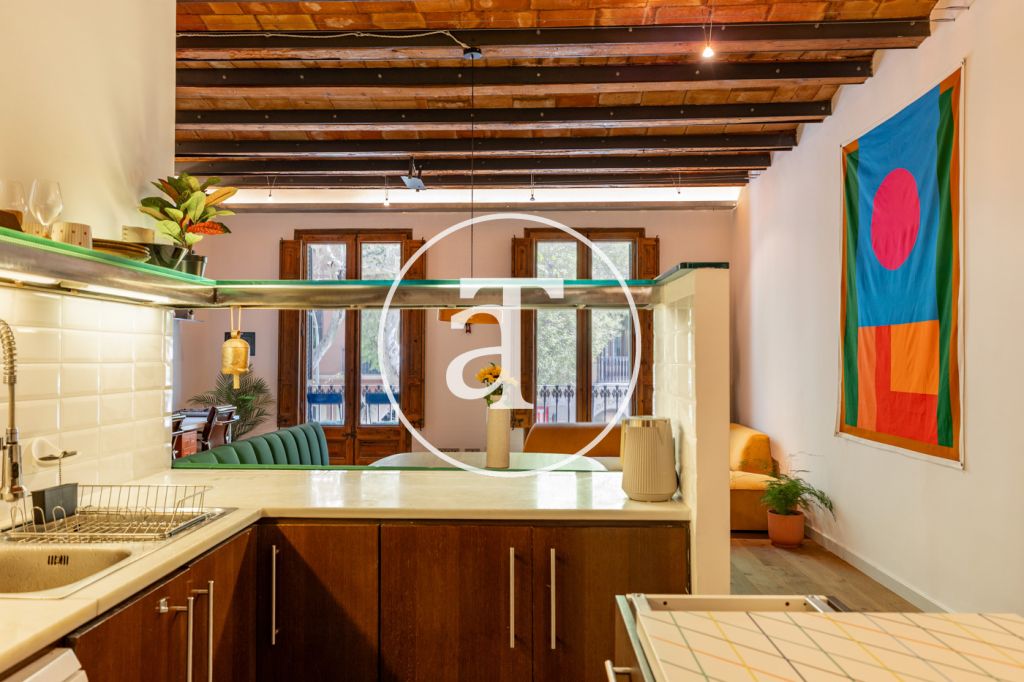 Monthly rental apartment with 2 bedrooms, balcony and 2 bathrooms in Eixample Dreta 18