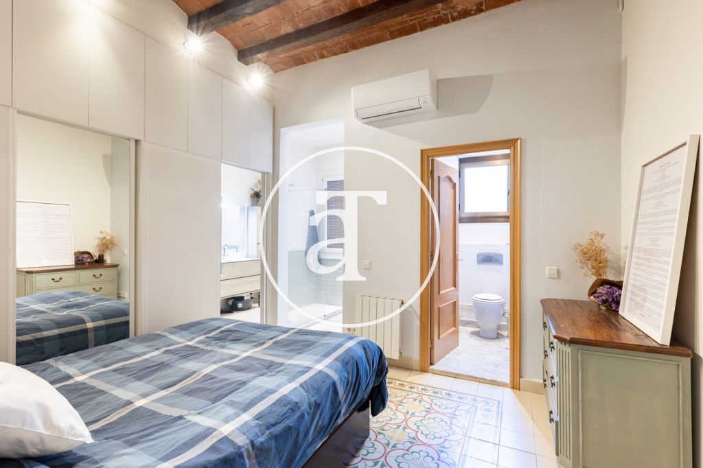 Appartement en location temporaire avec 3 chambres et 2 salles de bains et double balcon à Vila de Gràcia 16