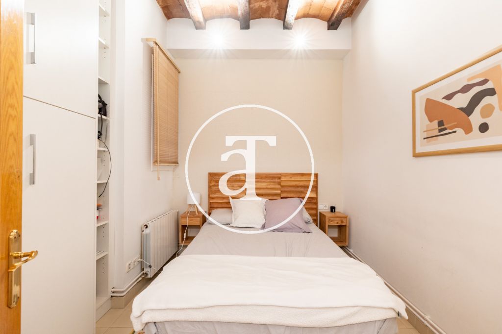 Appartement en location temporaire avec 3 chambres et 2 salles de bains et double balcon à Vila de Gràcia 22