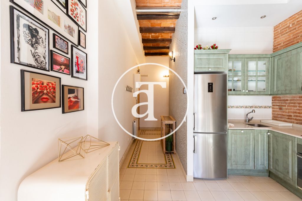 Appartement en location temporaire avec 3 chambres et 2 salles de bains et double balcon à Vila de Gràcia 9