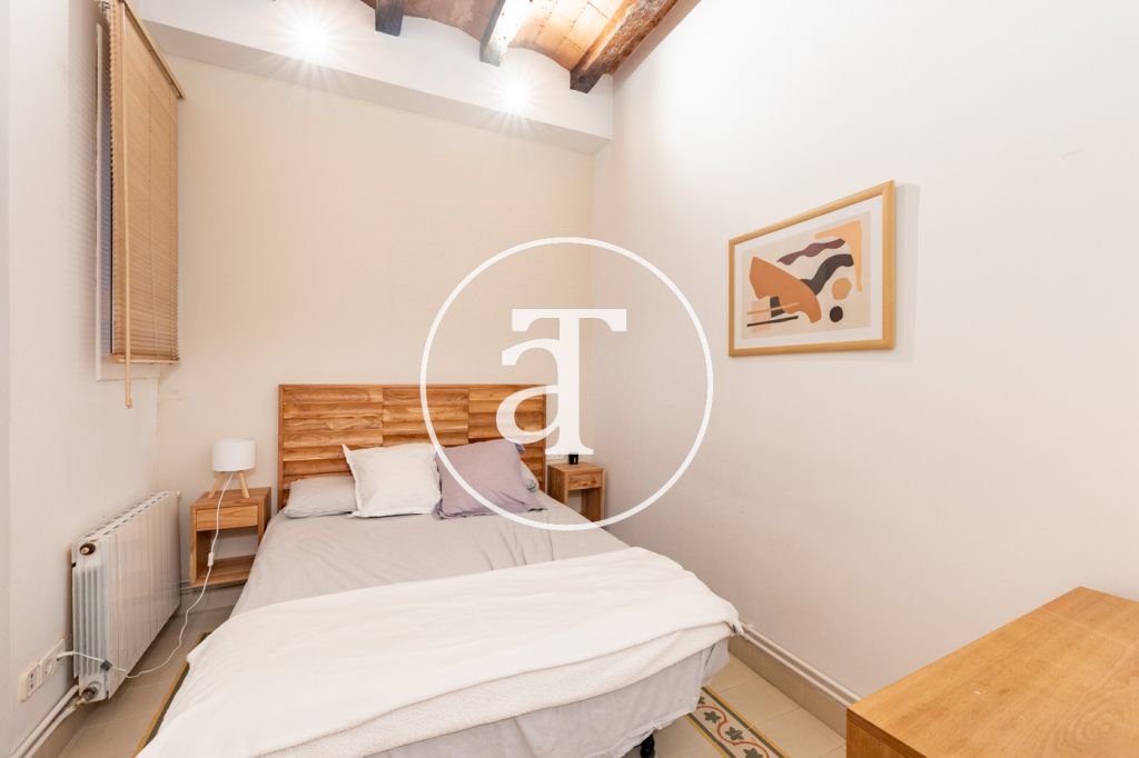 Appartement en location temporaire avec 3 chambres et 2 salles de bains et double balcon à Vila de Gràcia 23